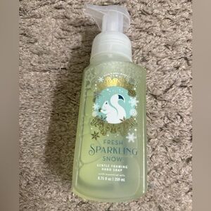 Bath & Body Works Fresh Sparkling Snow Winter Gentle & Clean Foaming Hand Soap
